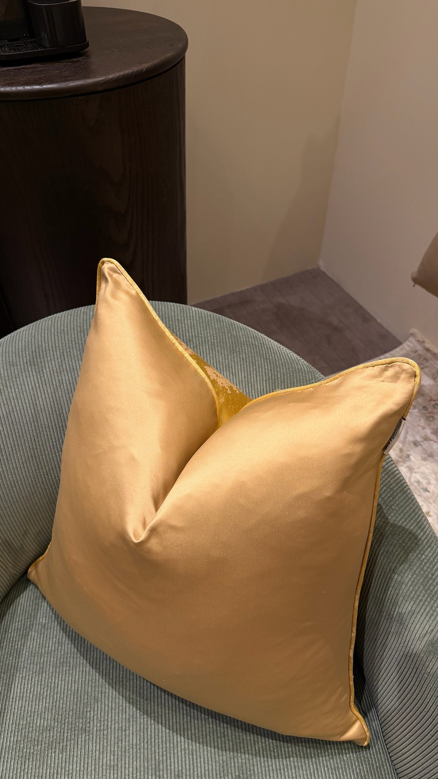 Cushion cover - 037