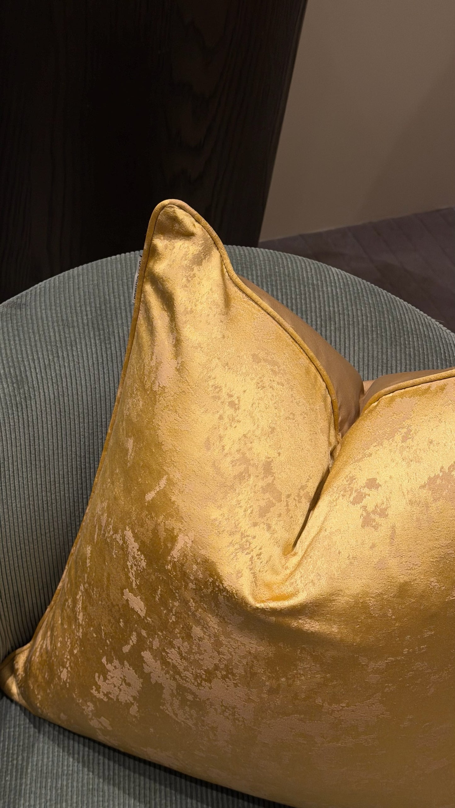 Cushion cover - 037