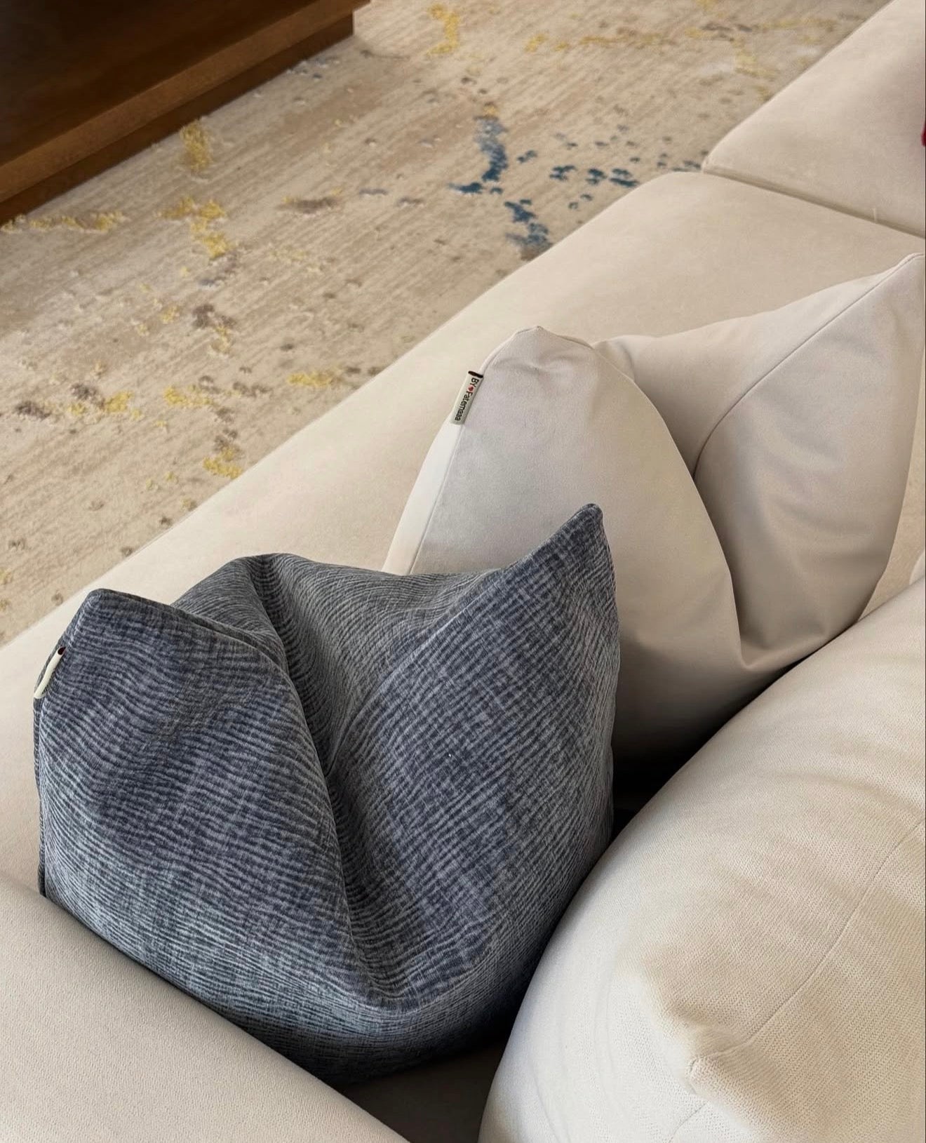 Cushion cover - 019